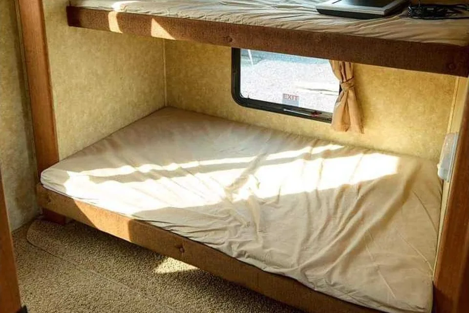 Sandpiper BH Fifth Wheel family unit