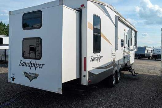 Sandpiper BH Fifth Wheel family unit