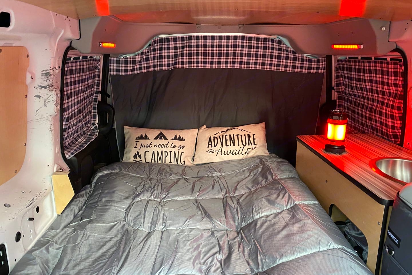 Glorious Camper Van! Fully Stocked & Cozy Adventures with "Lemur"