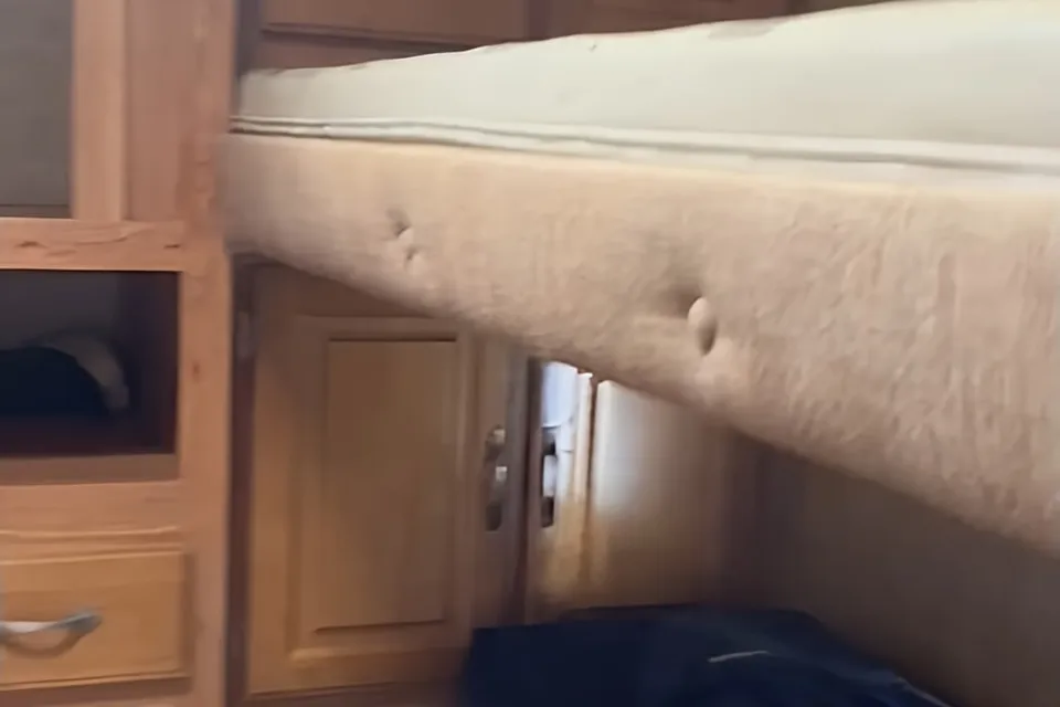 Cory's Jayco Eagle super light Fifth Wheel