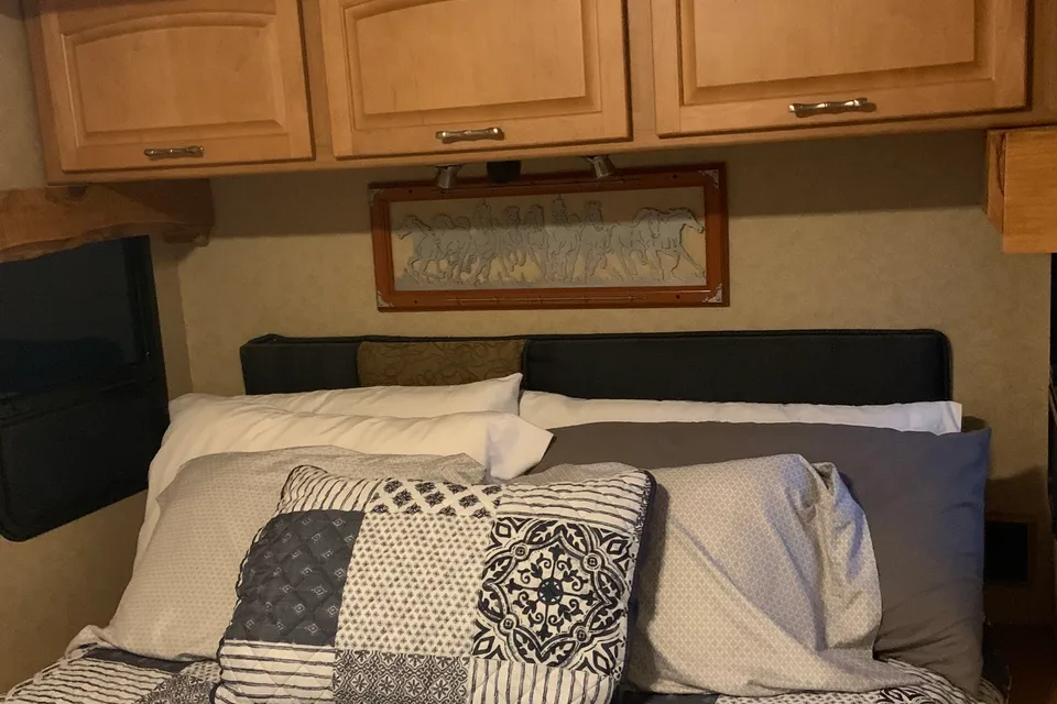 Rick's Winnebago Voyager Class A