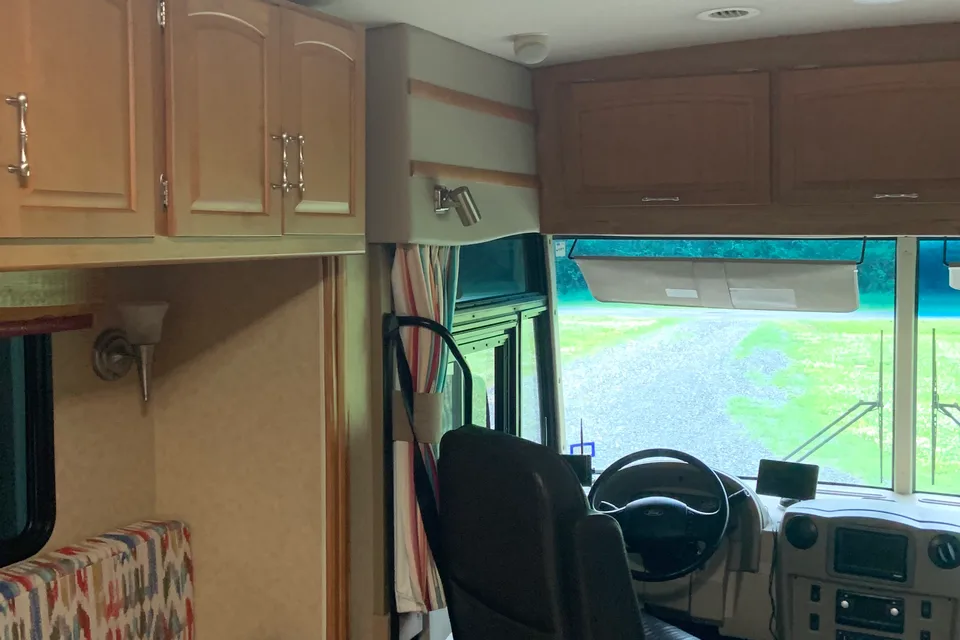 Rick's Winnebago Voyager Class A