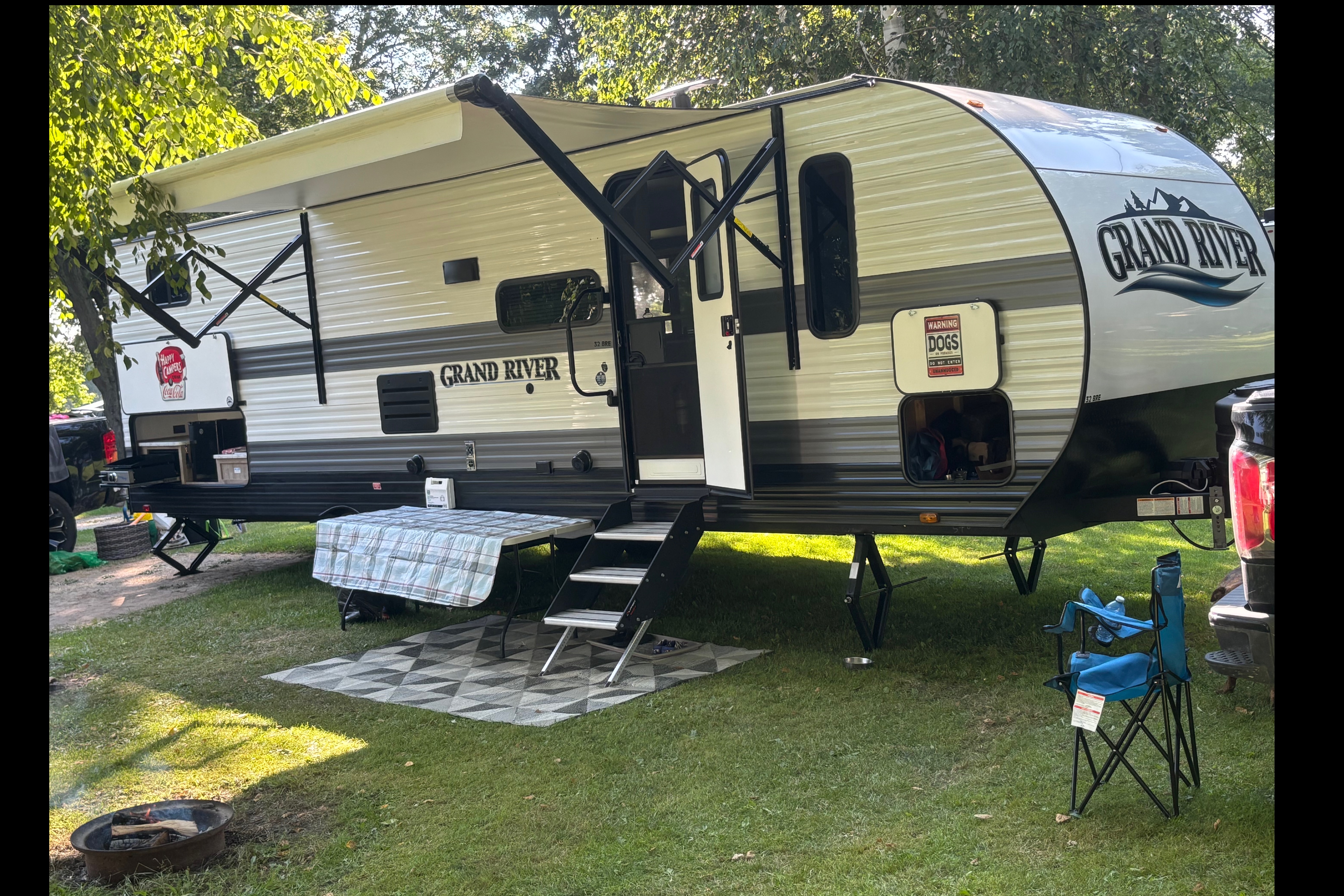Hayleigh's Grand River 32bre Travel Trailer