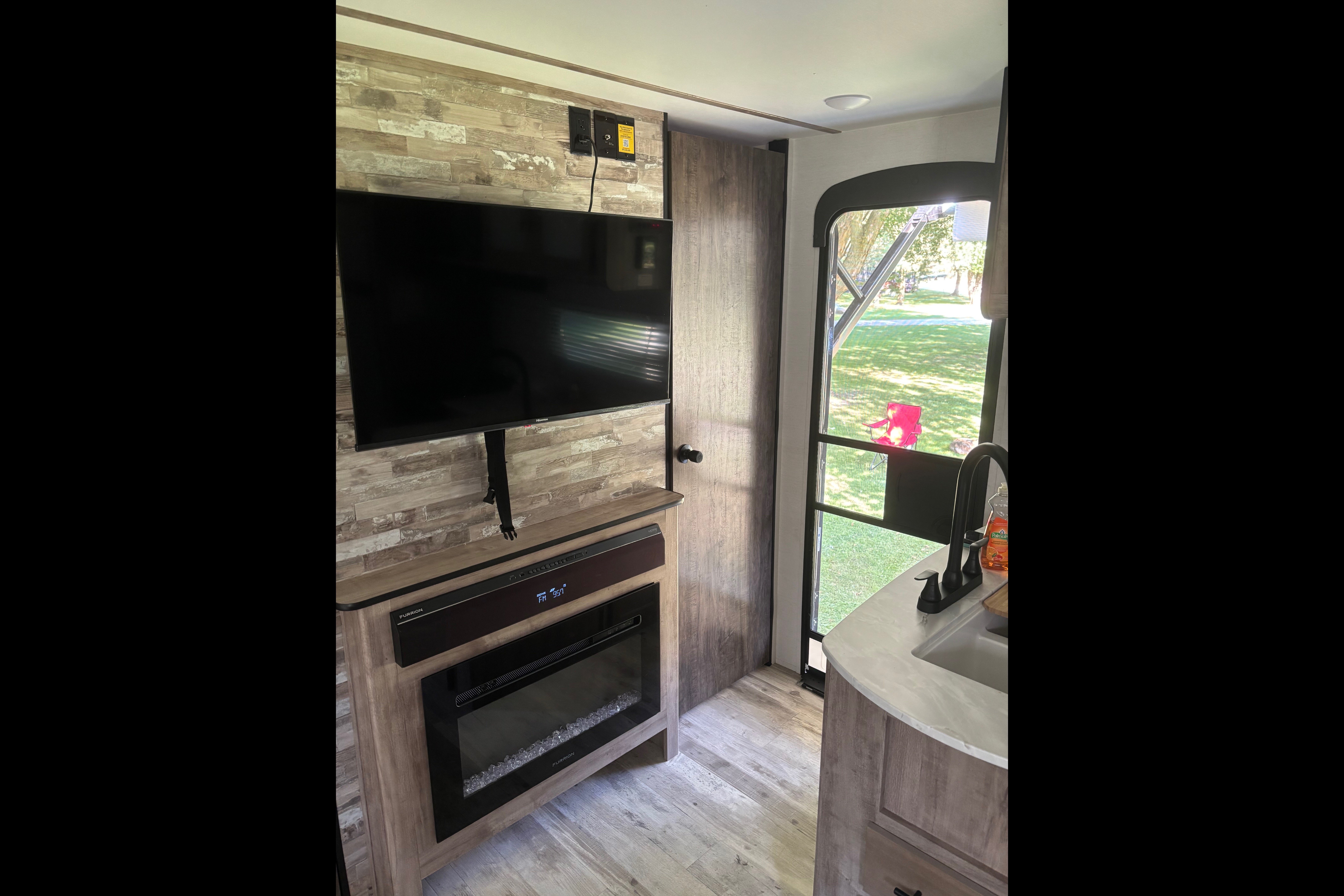 Hayleigh's Grand River 32bre Travel Trailer