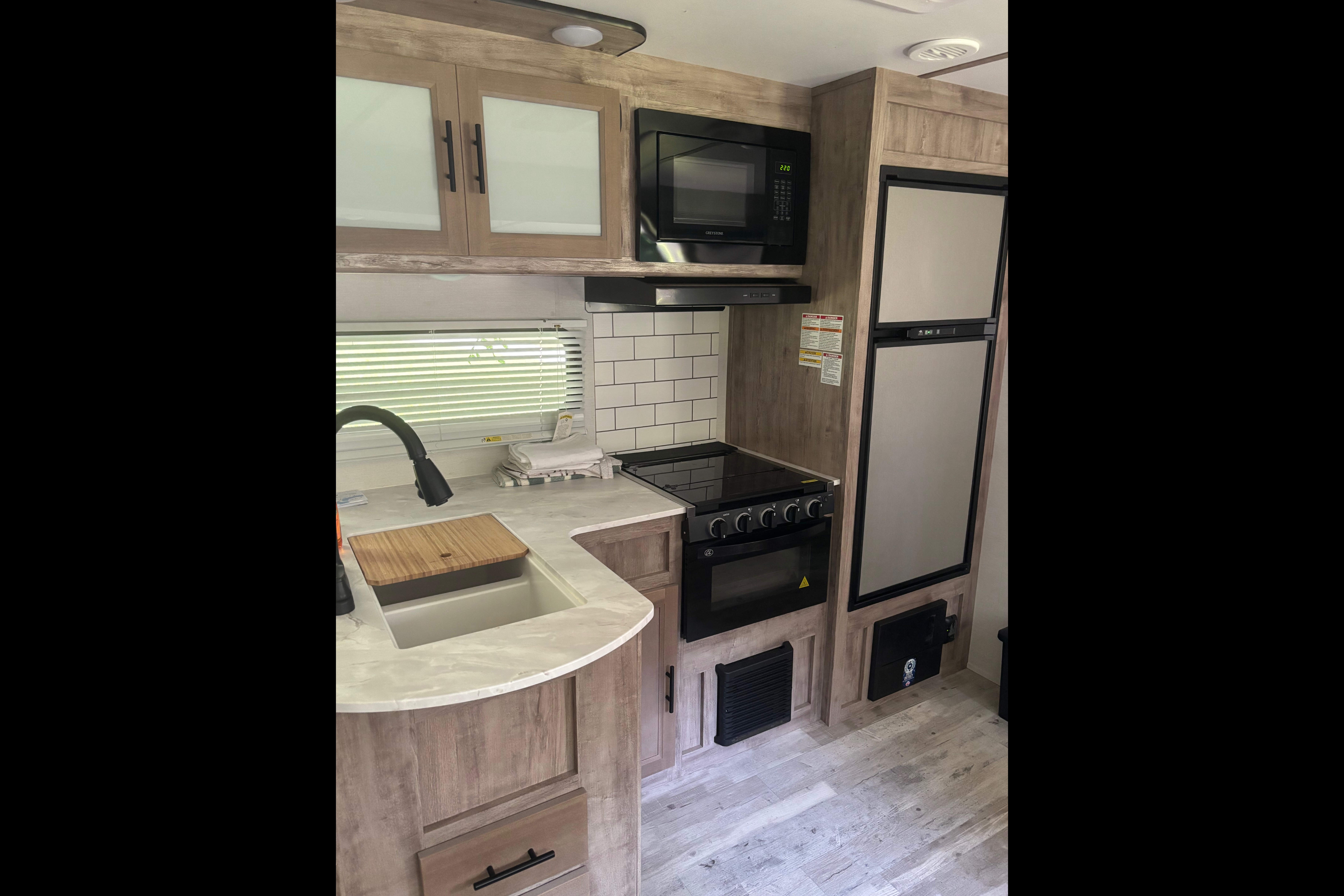 Hayleigh's Grand River 32bre Travel Trailer
