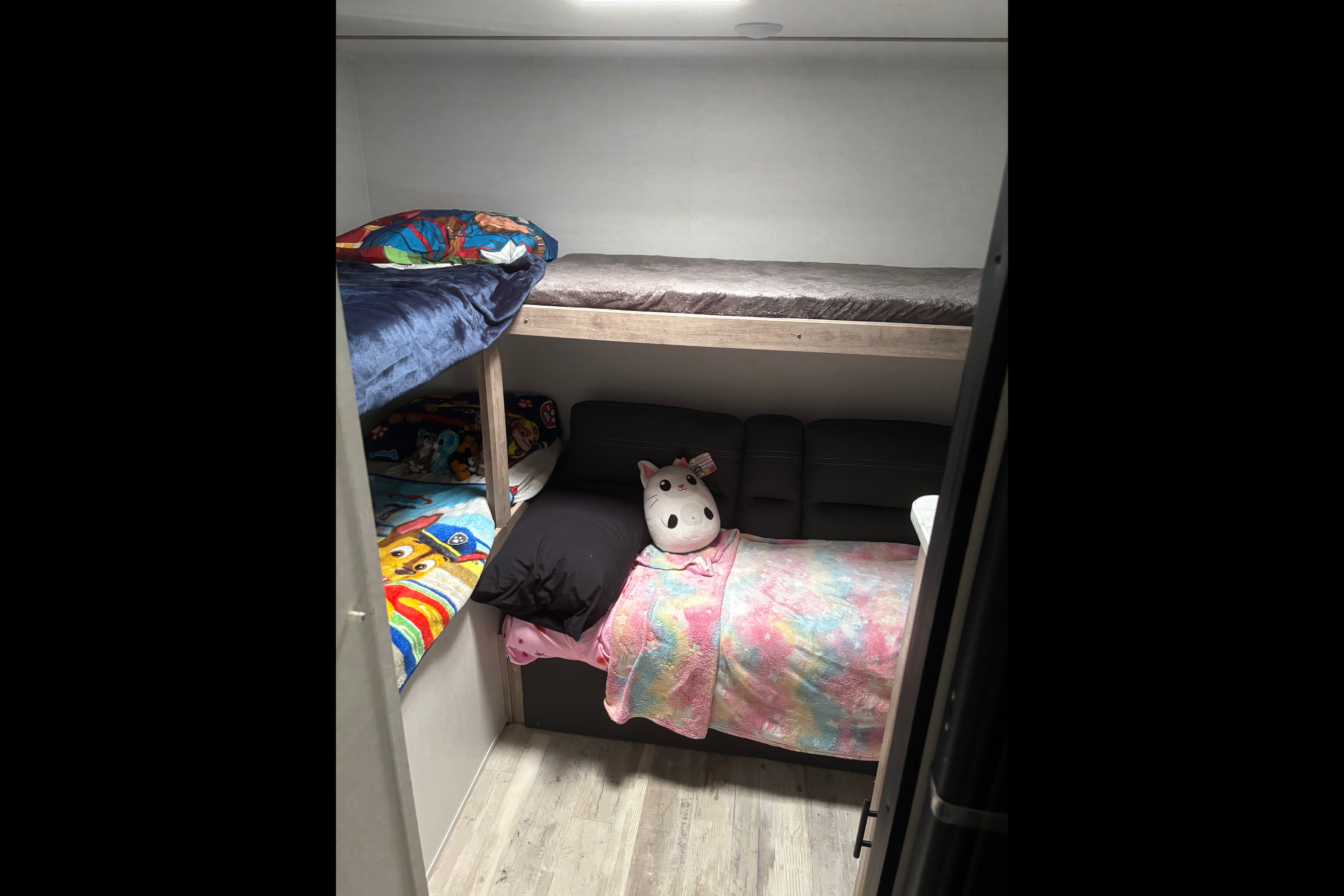 Hayleigh's Grand River 32bre Travel Trailer
