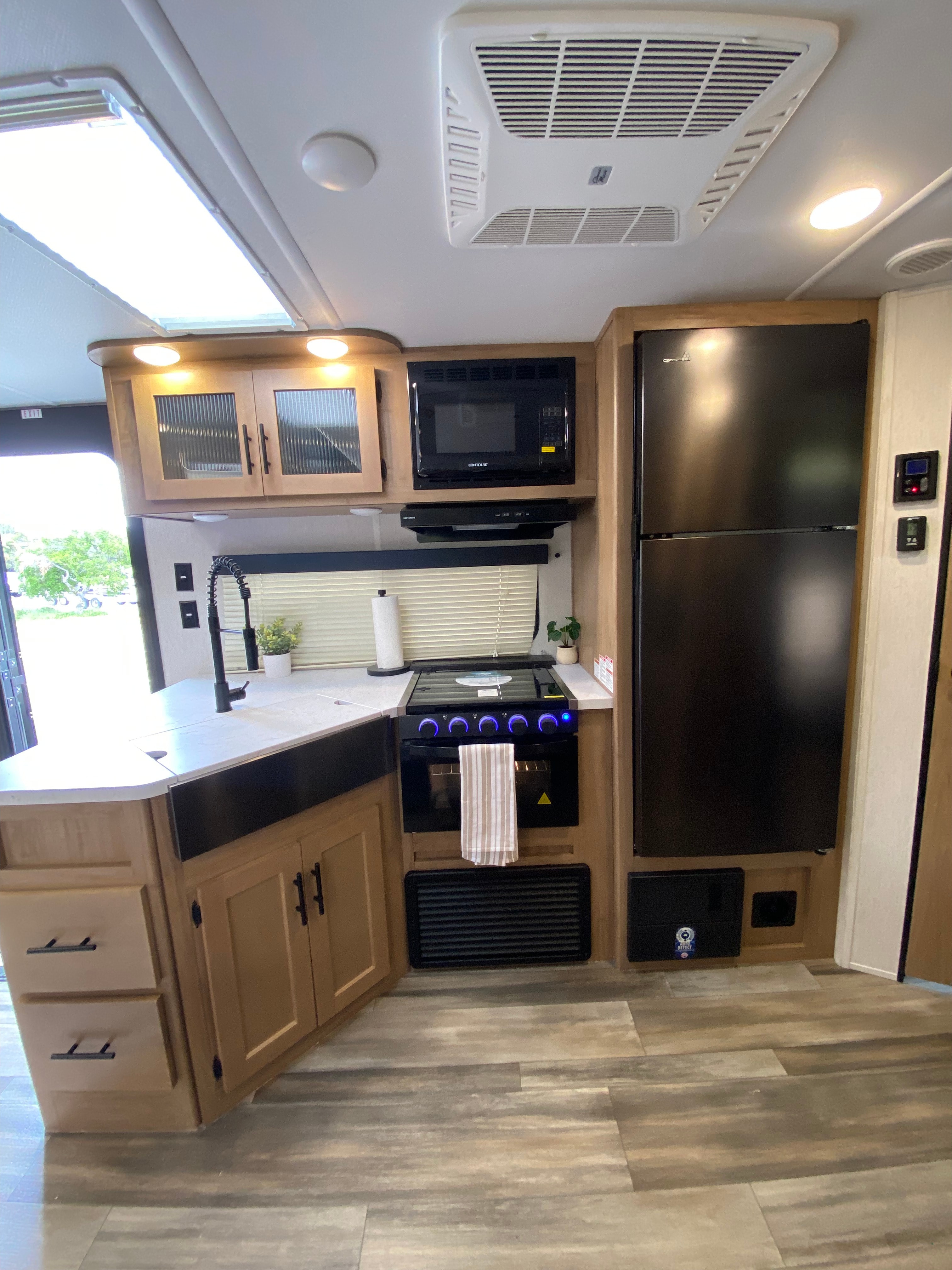 2023 Grey Wolf Sleeps 8 With Bunk Beds & Solar!