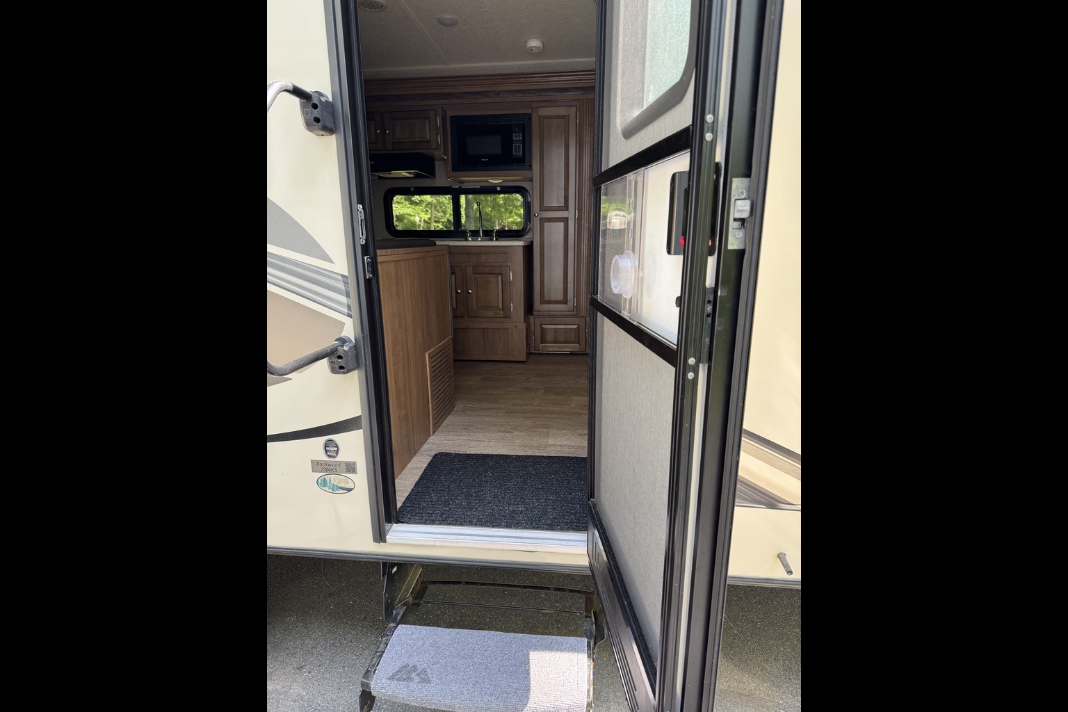 Juniper Skye - 2019 Forest River Rockwood Mini-Lite *Pet Friendly*
