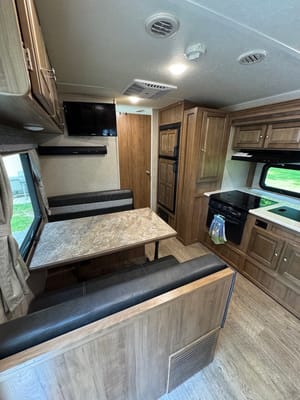 Juniper Skye - 2019 Forest River Rockwood Mini-Lite *Pet Friendly*
