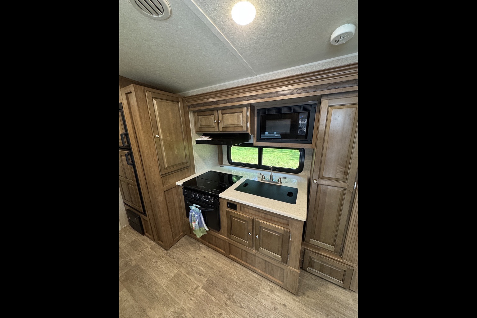 Juniper Skye - 2019 Forest River Rockwood Mini-Lite *Pet Friendly*