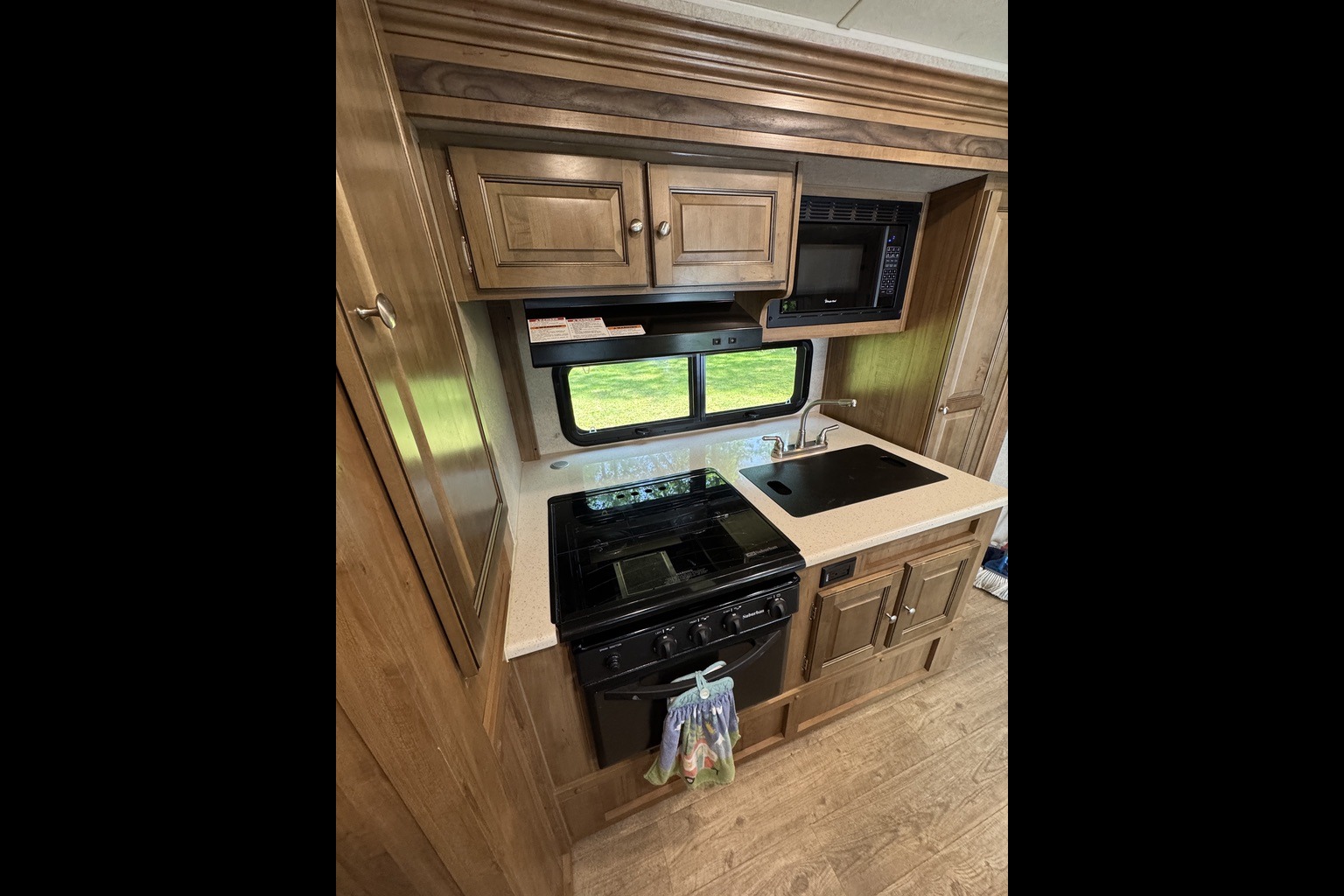 Juniper Skye - 2019 Forest River Rockwood Mini-Lite *Pet Friendly*