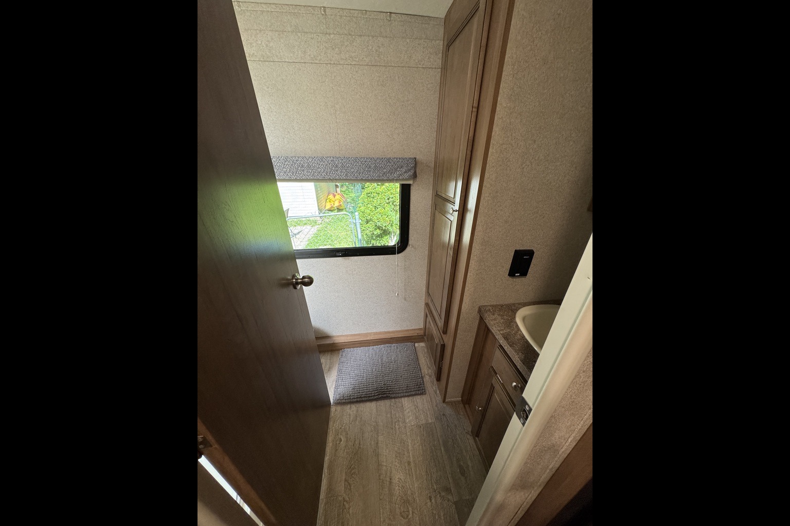Juniper Skye - 2019 Forest River Rockwood Mini-Lite *Pet Friendly*