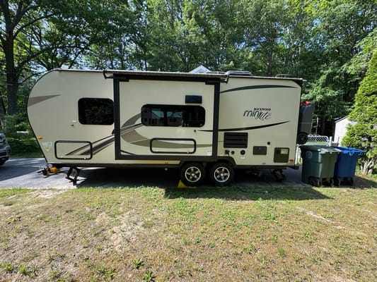 Juniper Skye - 2019 Forest River Rockwood Mini-Lite *Pet Friendly*
