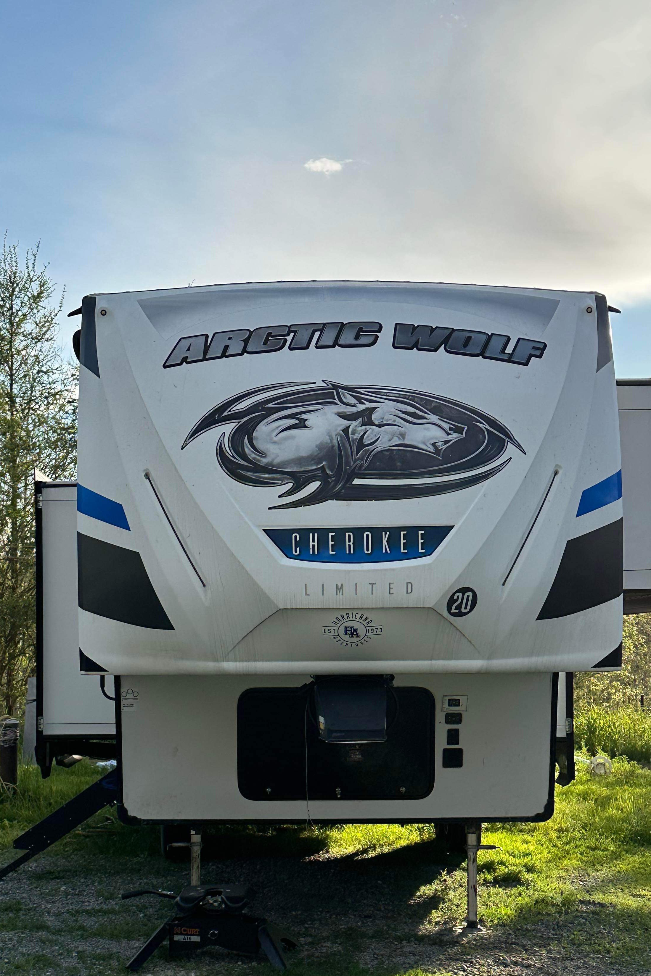 MForest River RV Cherokee Arctic Wolf Limited 285DRL4 Sellettes
