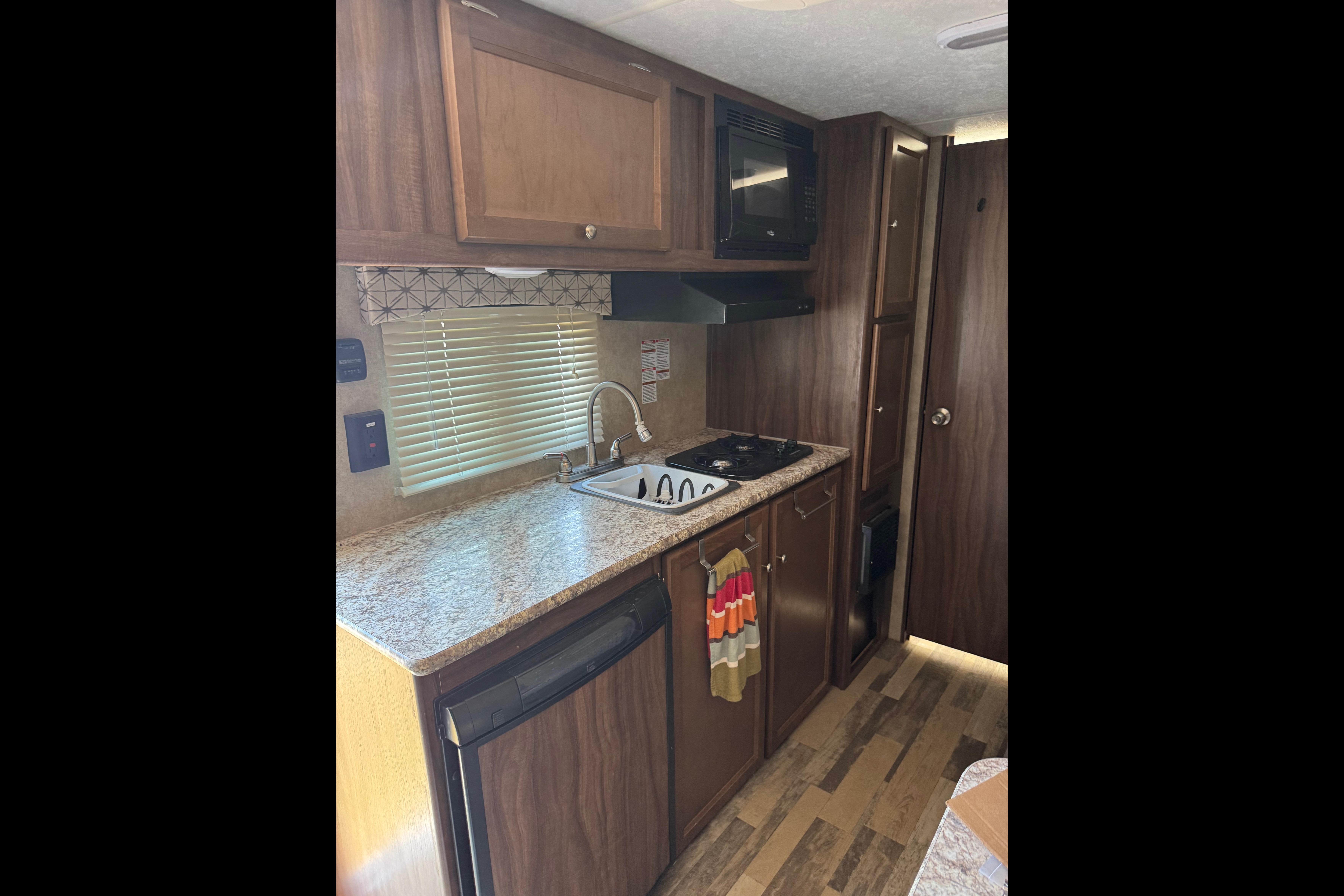 Shayne's Forest River 17bh Travel Trailer
