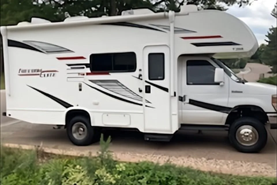 Chris's Thor Motor Coach Freedom Elite FE Class C