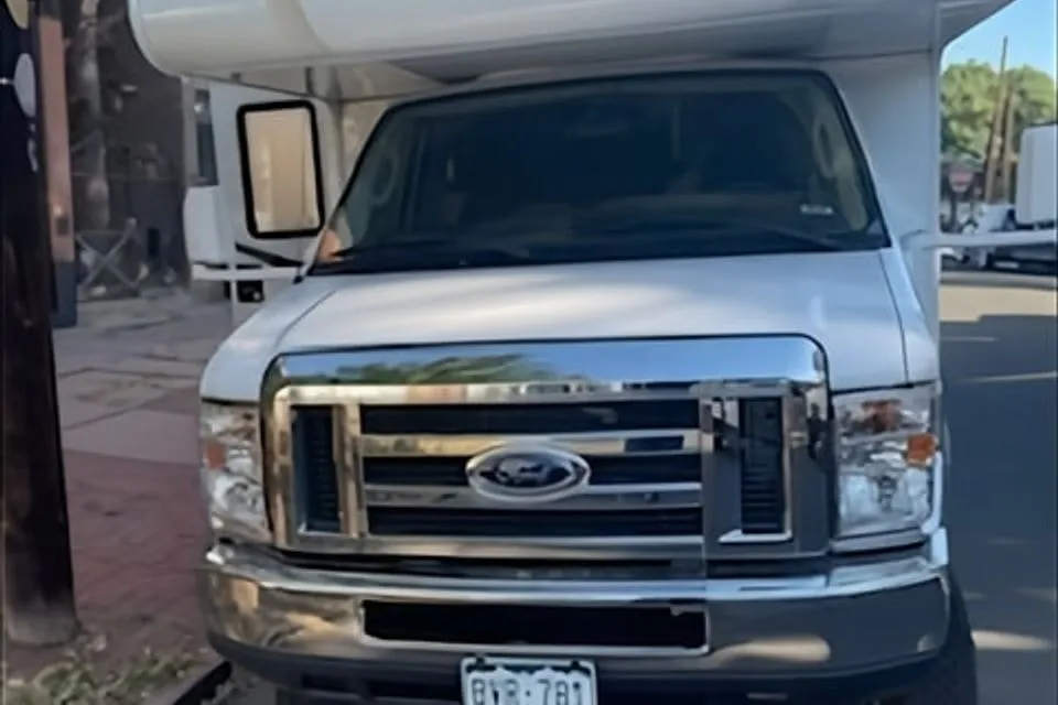 Chris's Thor Motor Coach Freedom Elite FE Class C