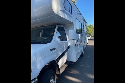Chris's Thor Motor Coach Freedom Elite FE Class C
