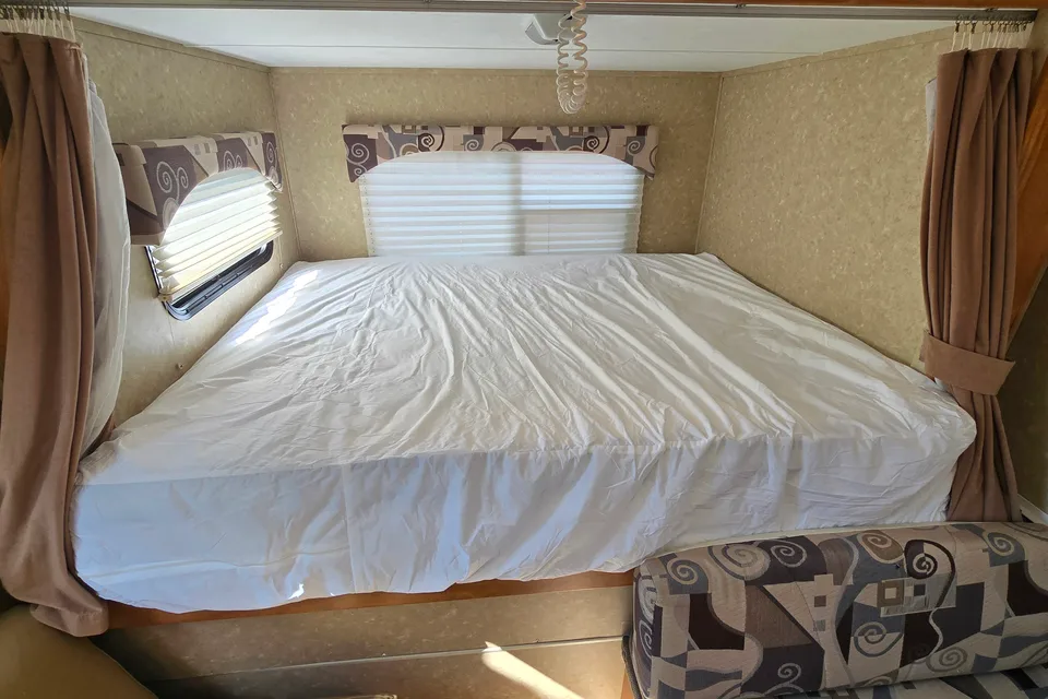 23 Footer That Sleeps 8? Heck Yeah!