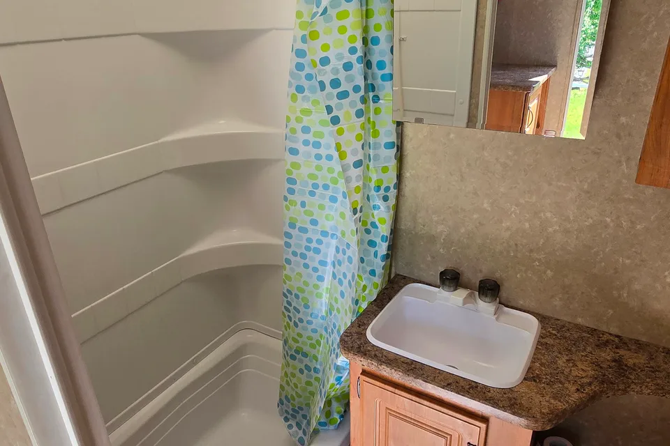 23 Footer That Sleeps 8? Heck Yeah!