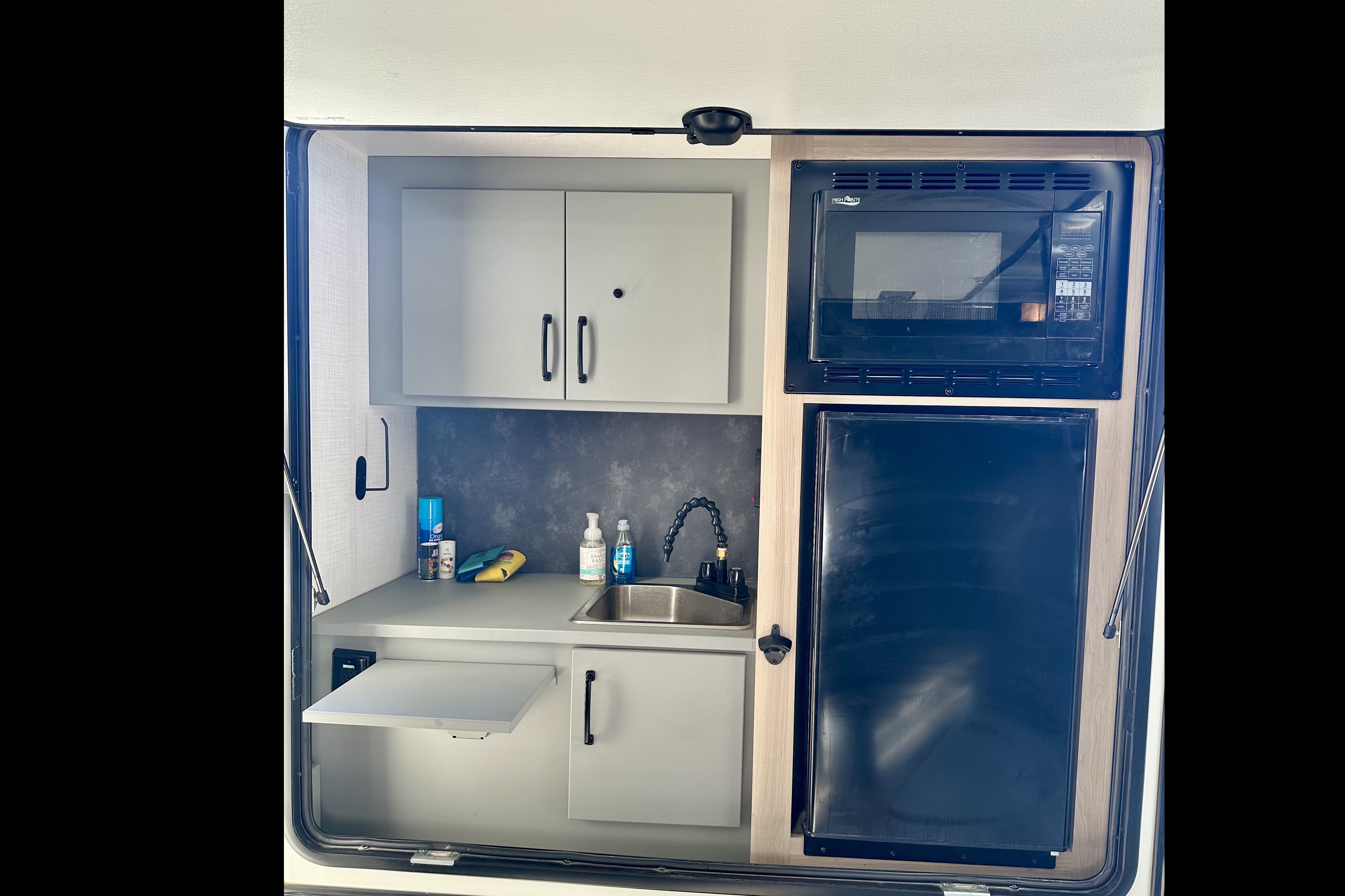 Rosemary's pet friendly camper