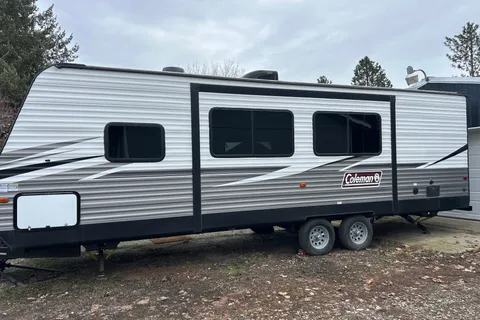 Tiauna's Coleman Lantern LT Travel Trailer