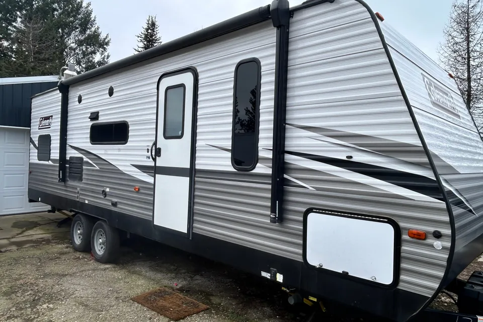 Tiauna's Coleman Lantern LT Travel Trailer