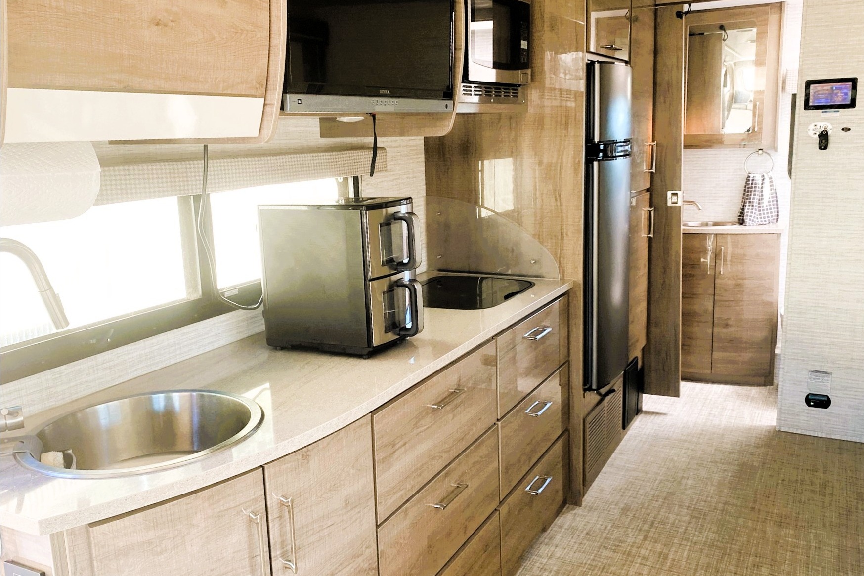 💎 Merci Benz 💎 BRAND NEW 2026 • Premium Sprinter • Low Mileage • Sleeps 6 ✨