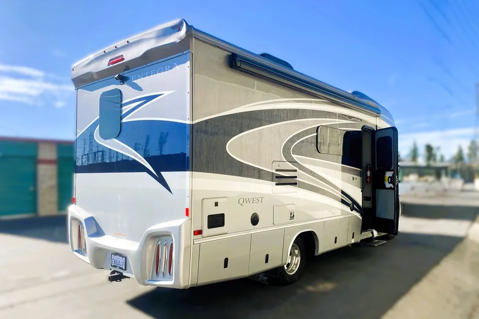 💎 Merci Benz 💎 BRAND NEW 2026 • Premium Sprinter • Low Mileage • Sleeps 6 ✨