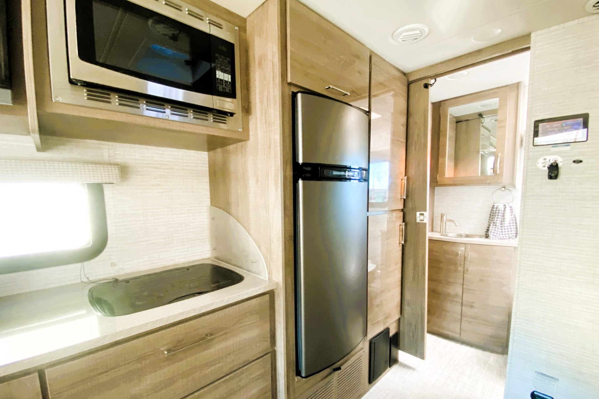 💎 Merci Benz 💎 BRAND NEW 2026 • Premium Sprinter • Low Mileage • Sleeps 6 ✨