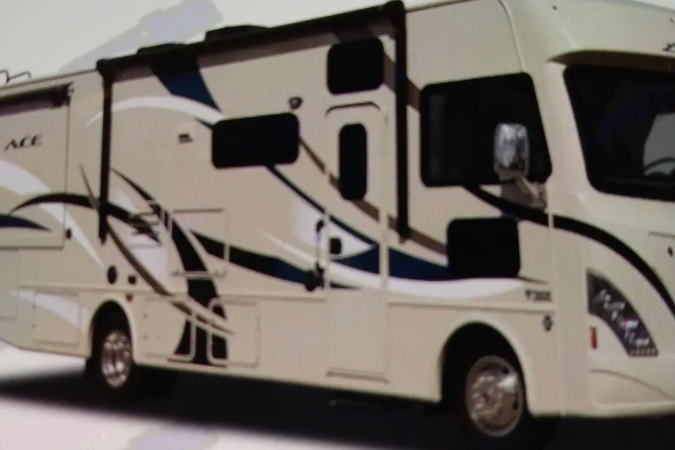 Lee's Thor ACE bunkhouse Class A