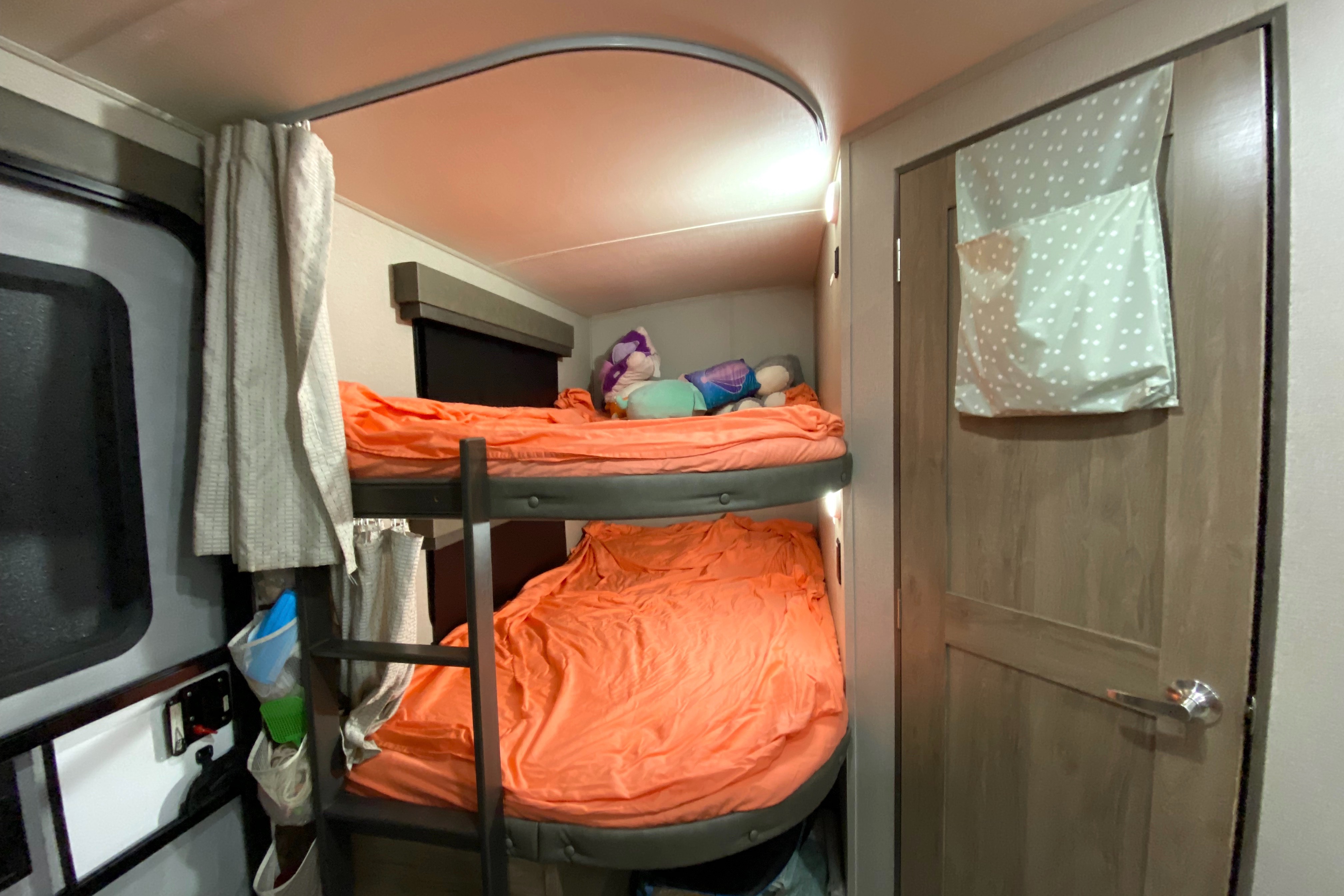 2022 Grand Design Imagine 29' Travel Trailer sleeps 4 - camping site included