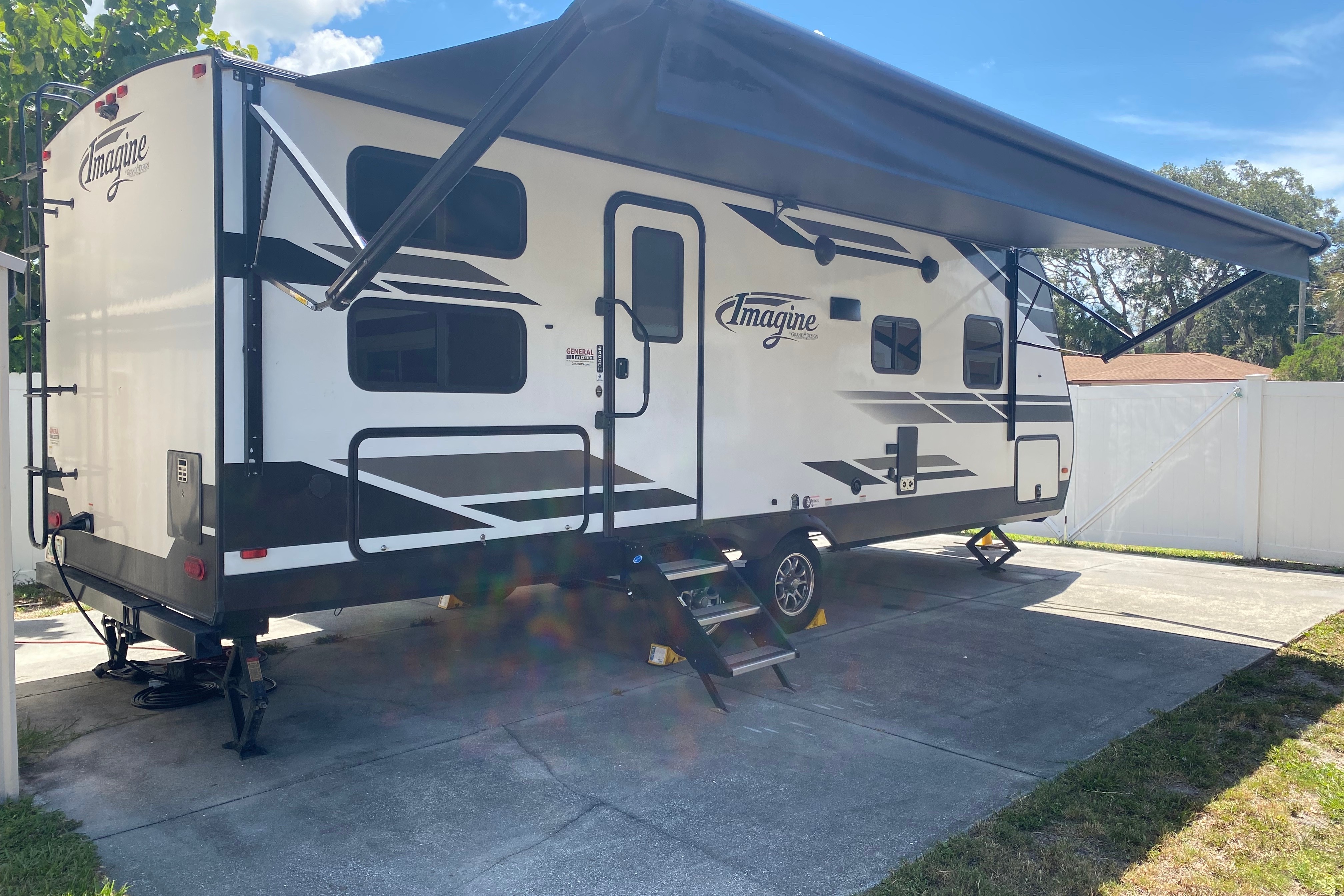 2022 Grand Design Imagine 29' Travel Trailer sleeps 4 - camping site included