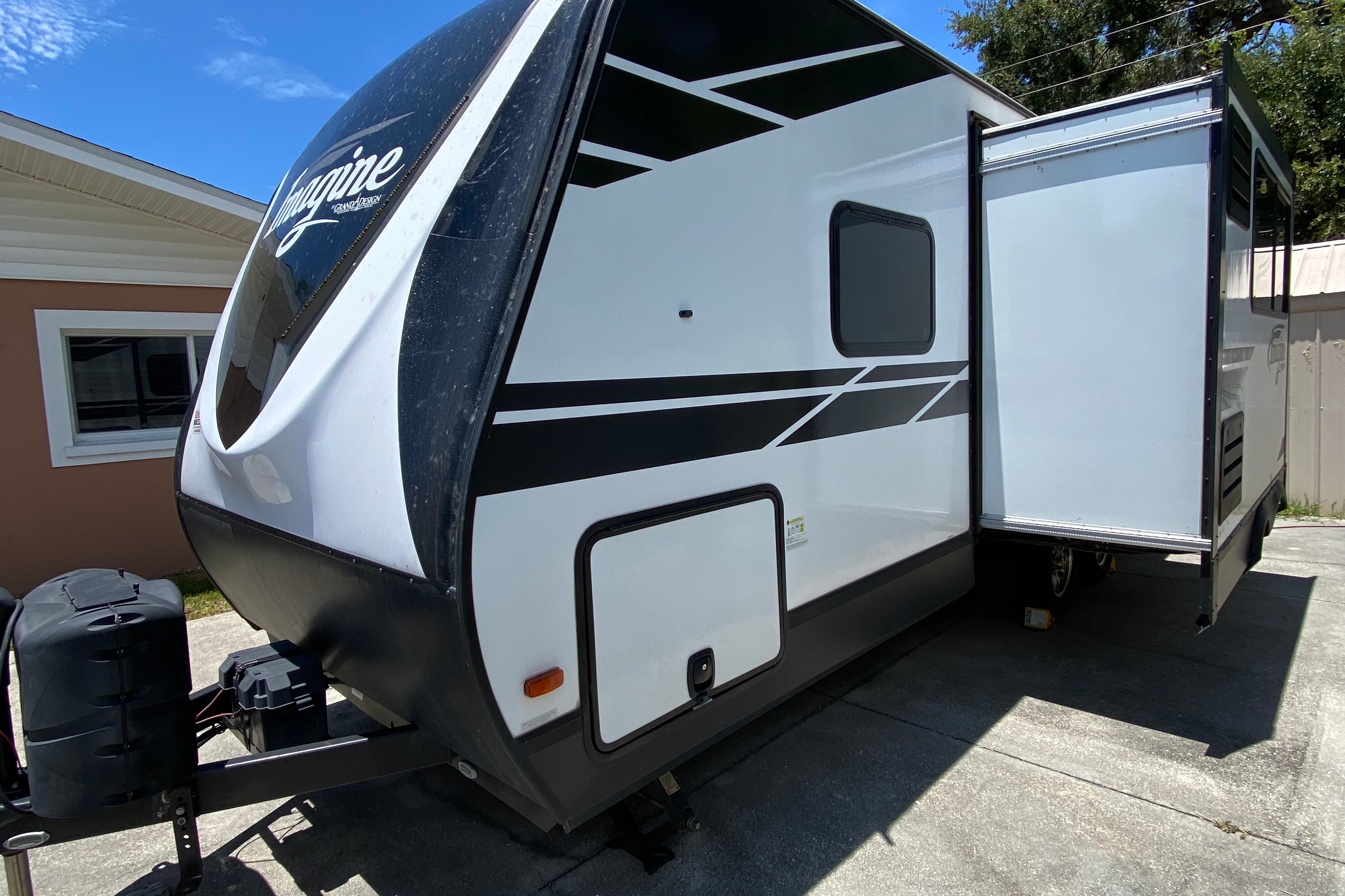 2022 Grand Design Imagine 29' Travel Trailer sleeps 4 - camping site included