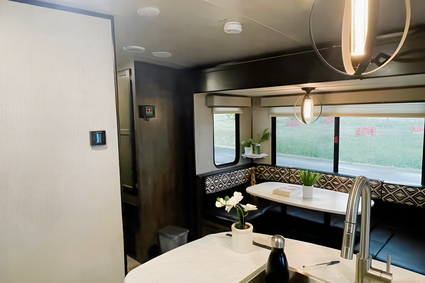 Luxury Heartland Mallard M33 - Travel Trailer