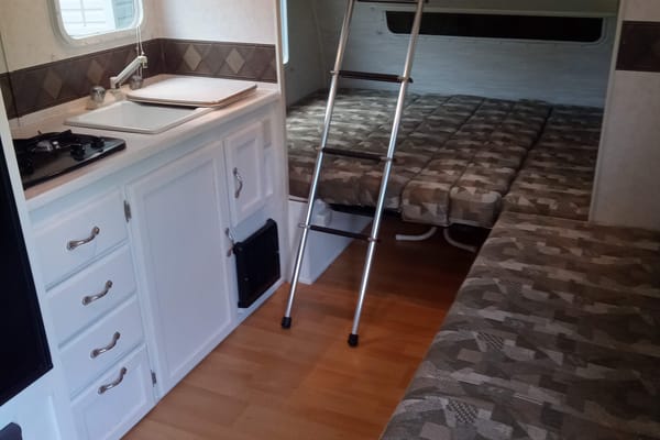 Nelligan la roulotte Classic Cruiser 18FD 2008 remise au goût du jour