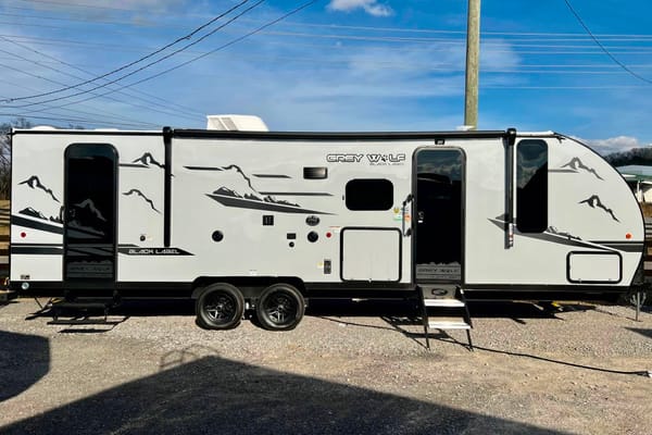 π Family RV β Sleeps 6 Comfortably | Solar + Starlink + Outdoor Kitchen πππ²