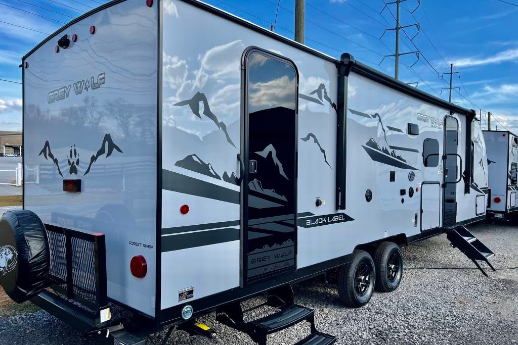 🌟 Family RV – Sleeps 6 Comfortably | Solar + Starlink + Outdoor Kitchen 🚐🔋🌲