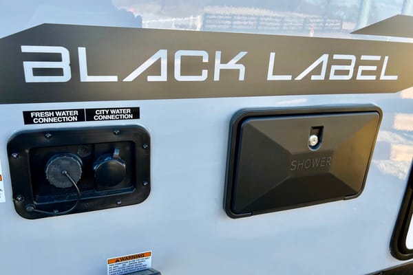 π Family RV β Sleeps 6 Comfortably | Solar + Starlink + Outdoor Kitchen πππ²
