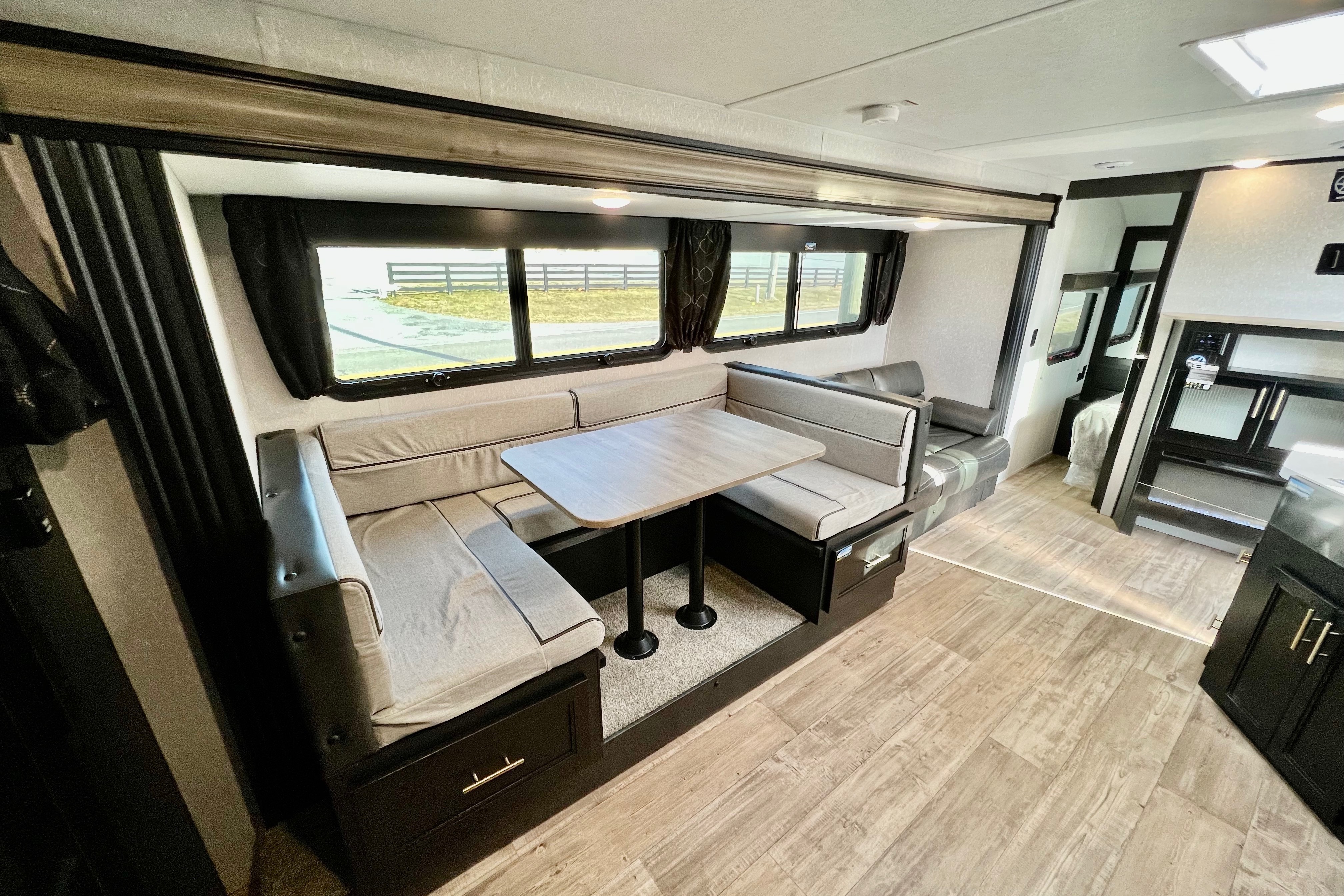 🌟 Family RV – Sleeps 6 Comfortably | Solar + Starlink + Outdoor Kitchen 🚐🔋🌲