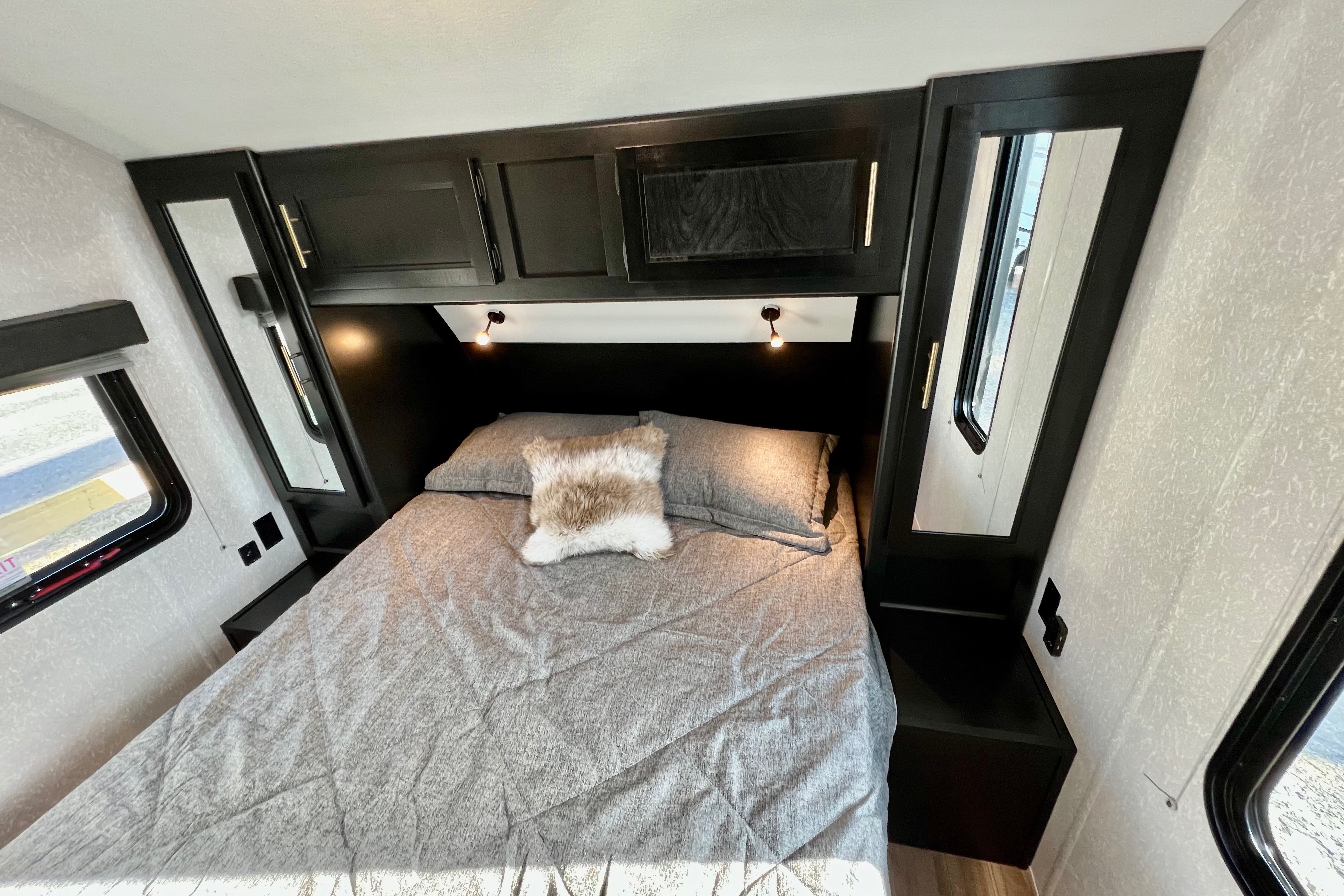 🌟 Family RV – Sleeps 6 Comfortably | Solar + Starlink + Outdoor Kitchen 🚐🔋🌲