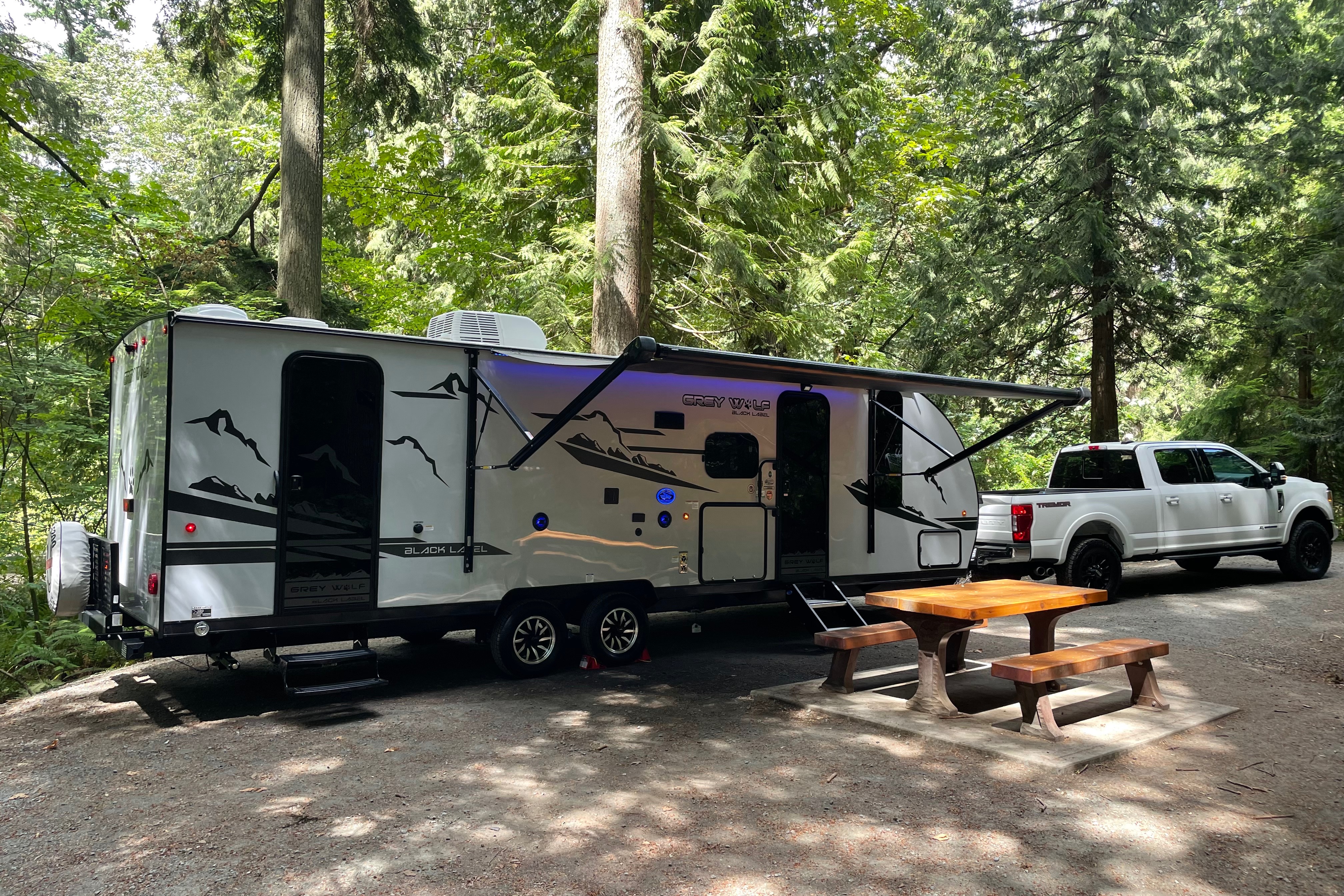 🌟 Family RV – Sleeps 6 Comfortably | Solar + Starlink + Outdoor Kitchen 🚐🔋🌲