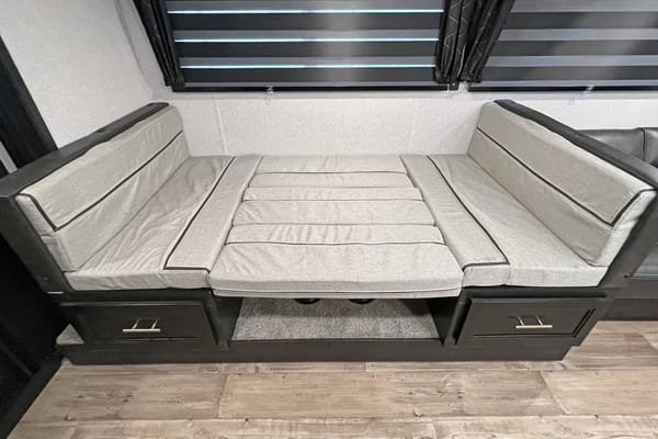 π Family RV β Sleeps 6 Comfortably | Solar + Starlink + Outdoor Kitchen πππ²