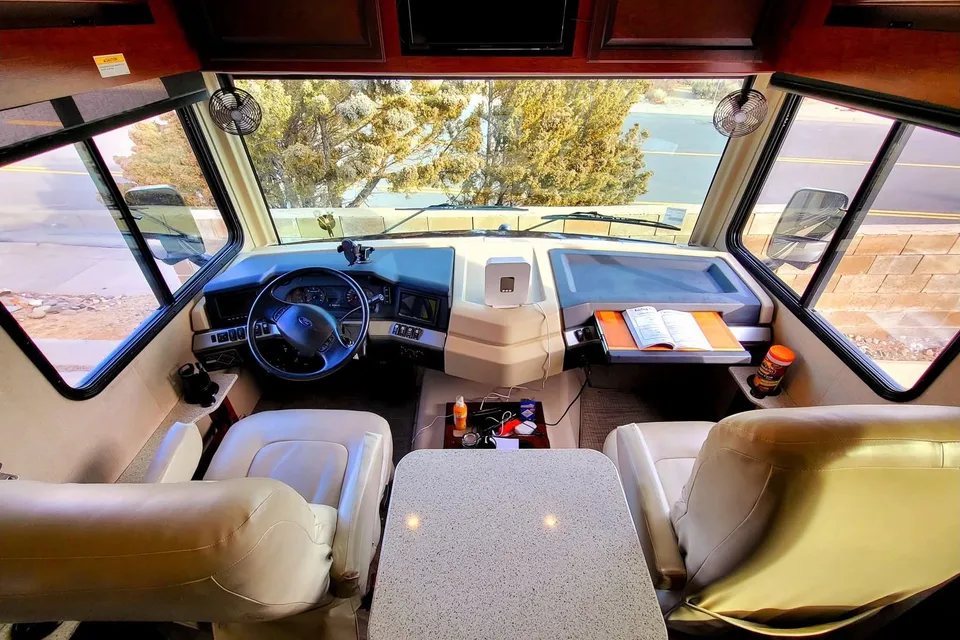 Harrrvey thee RV Fleetwood Bounder Class A