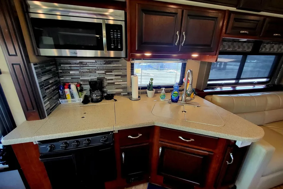 Harrrvey thee RV Fleetwood Bounder Class A