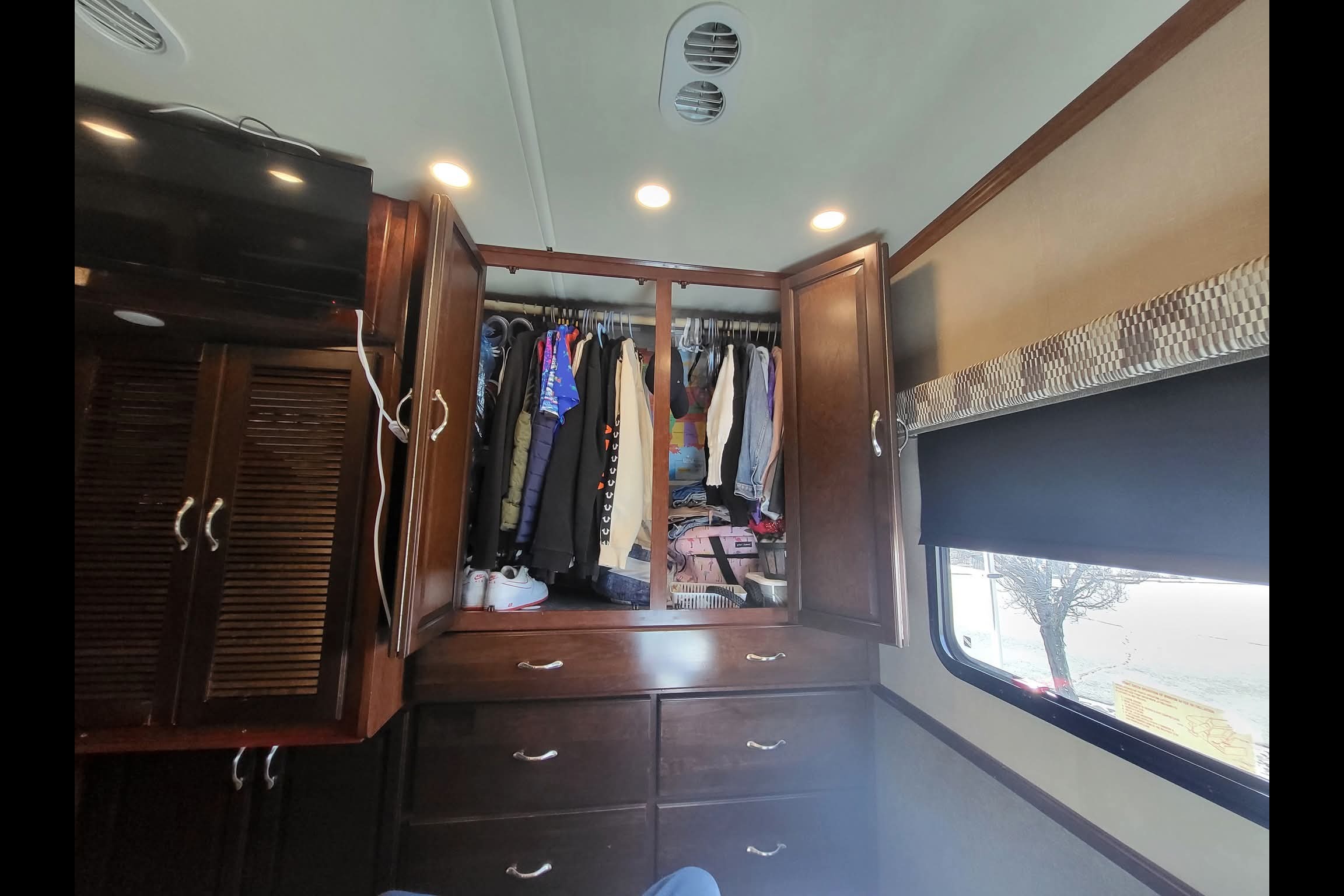Harrrvey thee RV Fleetwood Bounder Class A