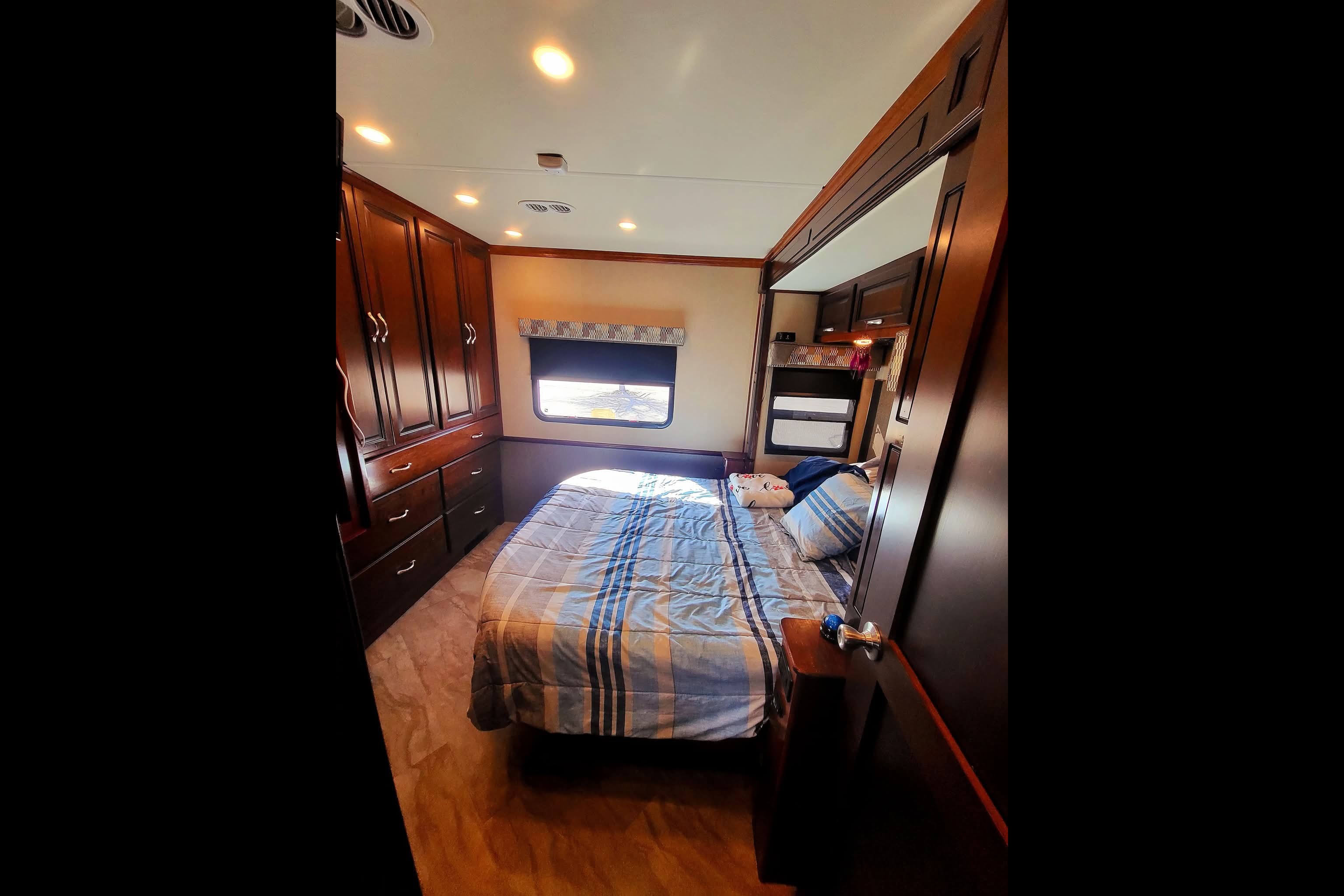 Harrrvey thee RV Fleetwood Bounder Class A