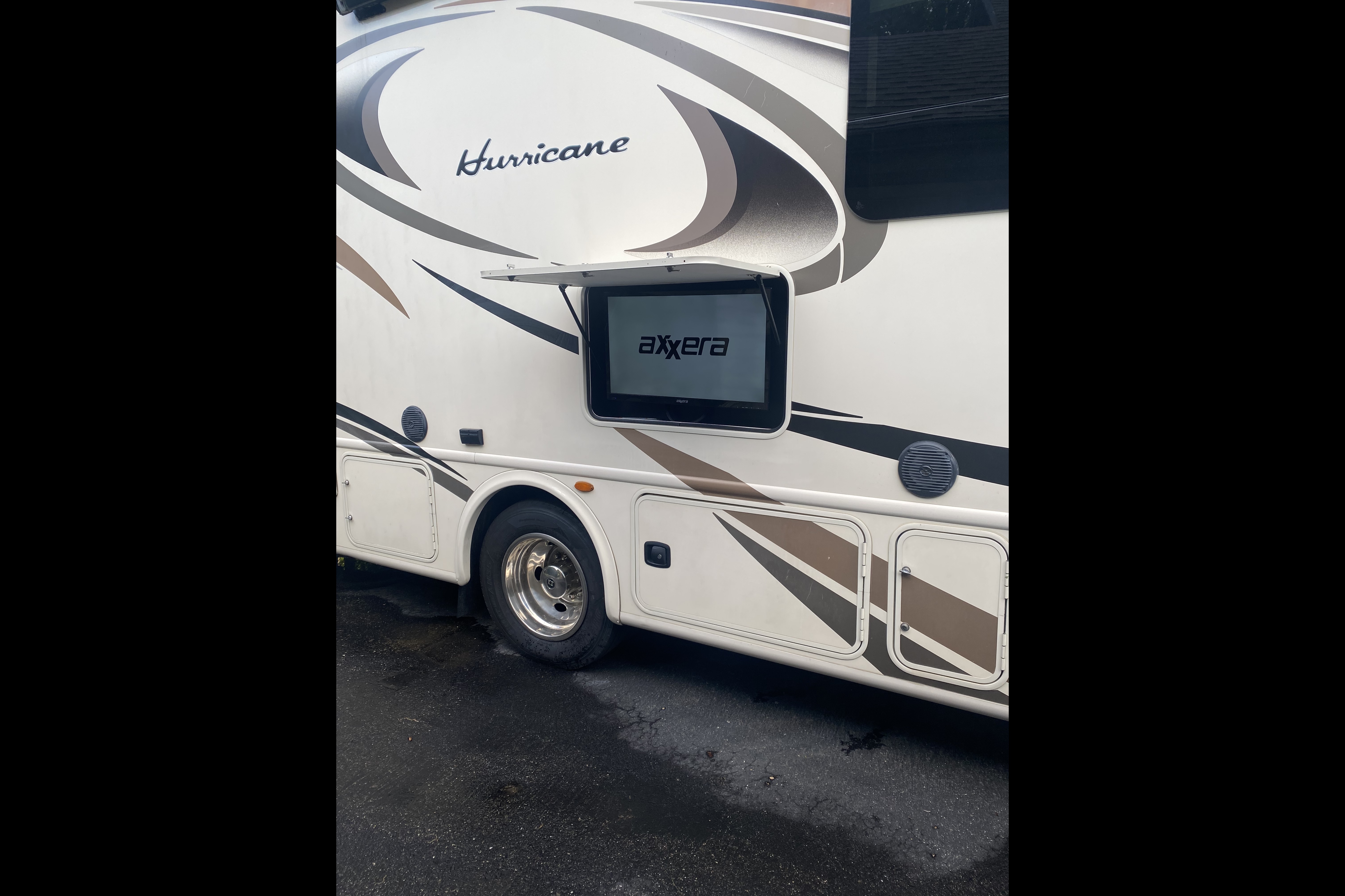 Class A Motor Coach - Pets Allowed