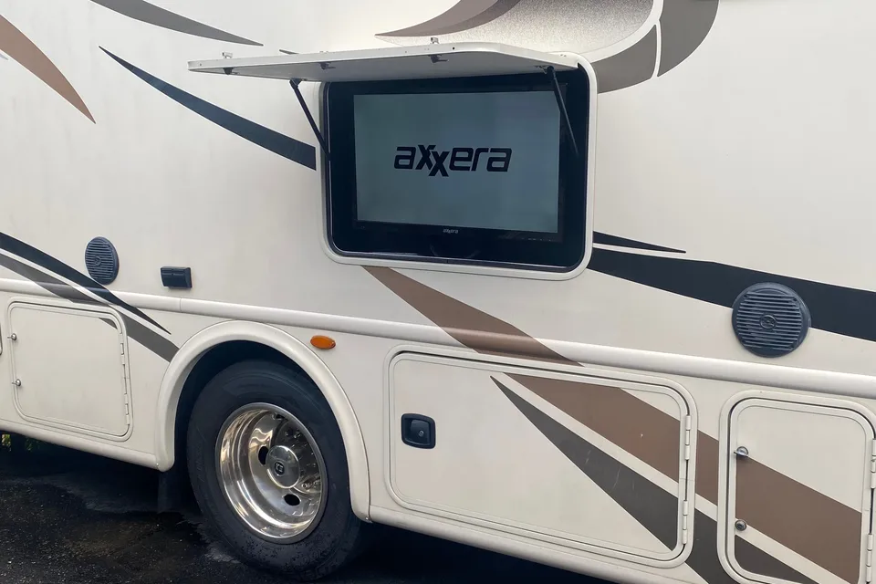 Class A Motor Coach - Pets Allowed