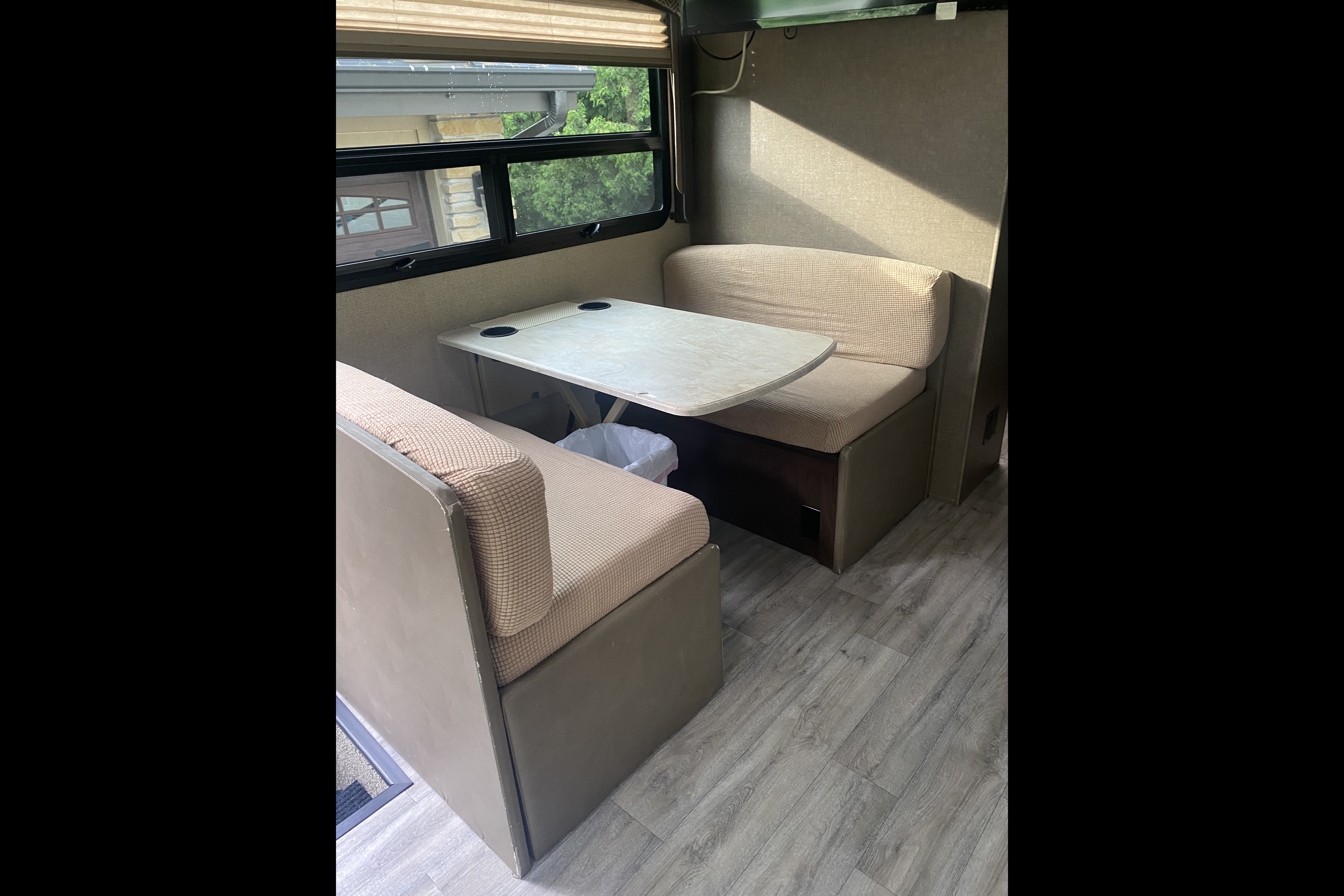 Class A Motor Coach - Pets Allowed